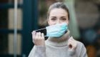 إسرائيل تلغي إلزامية الكمامات في الأماكن العامة المغلقة