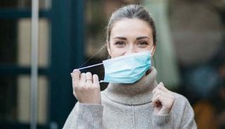 إسرائيل تعلن إلغاء إلزامية وضع الكمامات بالأماكن العامة المغلقة- أرشيفية