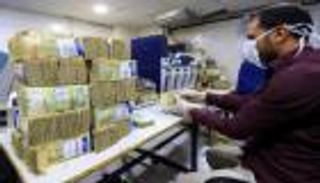 وثيقة السخرة.. الراتب مقابل دعم الانقلاب الحوثي على فيسبوك