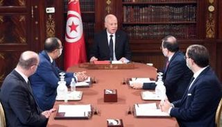 جانب من اجتماع قيس سعيد برؤساء الحكومات السابقين