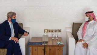  ولي العهد السعودي يلتقي مبعوث الرئيس الأمريكي لشؤون تغير المناخ