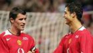صورة.. "خدعة رونالدو" سلاح أسطورة مانشستر يونايتد أمام عدوه