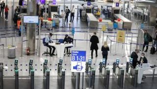 أوروبا تخفف قيود السفر 