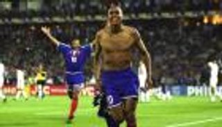 قصة صورة.. نجم فرنسا يحتفل بالهدف الأشهر في تاريخ اليورو 