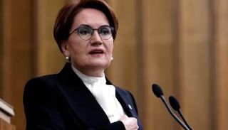 ميرال أكشينار زعيمة حزب