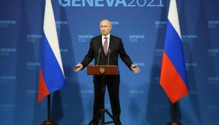 بوتين خلال المؤتمر الصحفي عقب ختام قمته مع نظيره الأمريكي