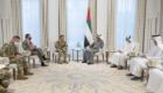 محمد بن زايد يلتقي قائد "الدعم الحازم" والقوات الأمريكية بأفغانستان
