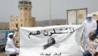 صور.. الإمارات ترسل 60 ألف جرعة من لقاح كورونا إلى سقطرى اليمنية