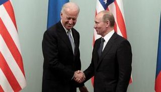 الرئيسان الأمريكي جو بايدن ونظيره الروسي فلاديمير بوتين 