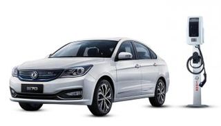 السيارة الكهربائية نصر E70 