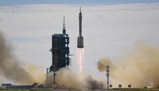 إطلاق الصاروخ 