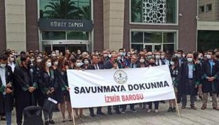 جانب من الوقفة الاحتجاجية للمحامين