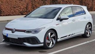 الأقوى ضمن فئة هاتشباك هو طراز Volkswagen Golf GTI