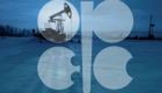 "جنّي النفط الصخري في الزجاجة".. توقعات "أوبك+" تنعش الخام