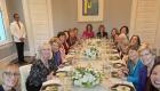 ليلة نسائية.. "الشيف" كامالا هاريس تعد عشاء عضوات "الشيوخ" 