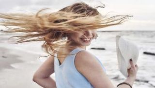 الشعر يحتاج إلى عناية خاصة من أشعة الشمس