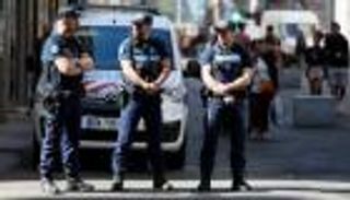 الشرطة الفرنسية تشتبك مع رواد حفل مخالف لـ"حظر كورونا"