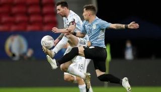 من مباراة الأرجنتين وأوروجواي