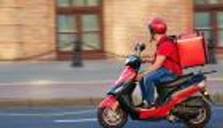 "ضريبة الديلفري" تطرق أبواب المطاعم المصرية