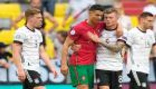 هل يرحل؟.. حوار كروس مع رونالدو يقلق جماهير ريال مدريد