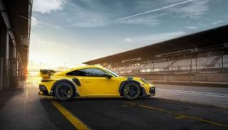 سيارة بورشه 911 - GT Street R
