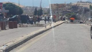 مهربون يقطعون طريق المصنع بين لبنان وسوريا