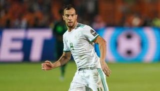 جمال بلعمري لاعب ليون الفرنسي