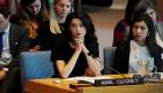 ضحية داعش.. أمل كلوني تحقق العدالة لفتاة أيزيدية