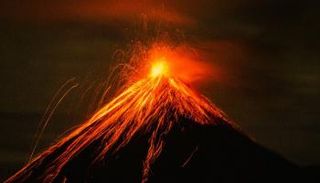 ثوران بركان في جزيرة يابانية