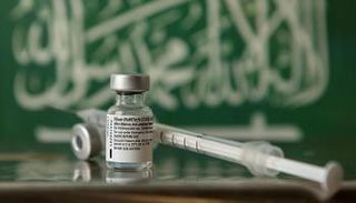 قارورة من لقاح فايزر