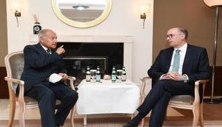 أمين الجامعة العربية ووزير الدولة بالخارجية الألمانية
