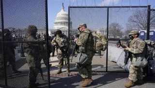 قوات الحرس الوطني خلال انتشارهم لحماية البيت الأبيض