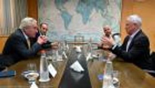 جانتس يبحث ومبعوث الأمم المتحدة تهدئة طويلة في غزة