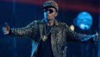 تمهيدا لمحاكمته.. نقل المغني آر كيلي إلى سجن في بروكلين