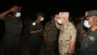 رئيس الأركان المصري يتوقف بالخرطوم لدى عودته من الكونغو 