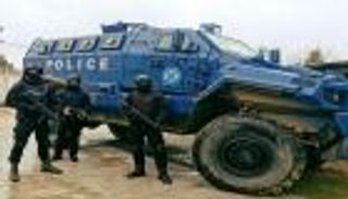 كاهن يرد على تأديبه بـ"حرق" 7 أساقفة أرثوذكس باليونان