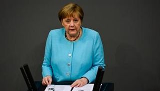 ميركل تخاطب البرلمان الألماني قبل قمة الاتحاد الأوربي- الفرنسية