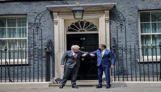 رئيس وزراء ليبيا ونظيرة البريطاني 