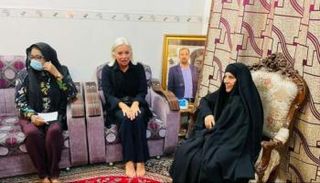 بلاسخارت في زيارة لعائلة الناشط المقتول الوزني في كربلاء