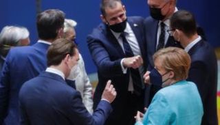 عدد من قادة الاتحاد الأوروبي خلال قمة انطلقت الخميس