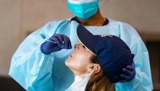 فحص كورونا في الإمارات