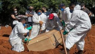 قفزة بوفيات كورونا في البرازيل