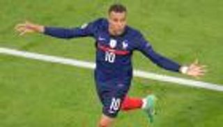 باريس سان جيرمان يغري مبابي بصفقة عائلية