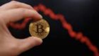 أسعار العملات المشفرة..  بيتكوين تواصل التراجع