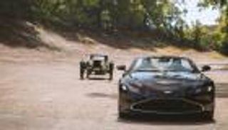 أستون مارتن تحتفل بمرور 100 عام على طرح أيقونتها Vantage