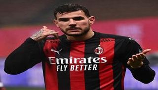 ثيو هرنانديز نجم ميلان 