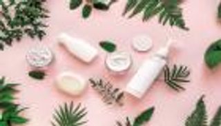 "هرم الجمال".. 3 خطوات لترتيب وضع منتجات العناية بالبشرة