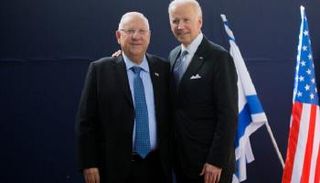 جو بايدن ورؤوفين ريفلين - أرشيفية