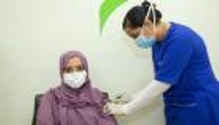 الإمارات تقدم 30.5 ألف جرعة جديدة من لقاح كورونا