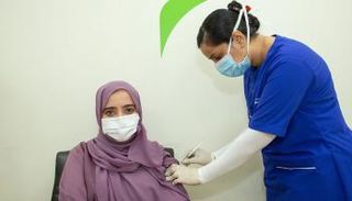 تطعيمات فيروس كورونا في الإمارات